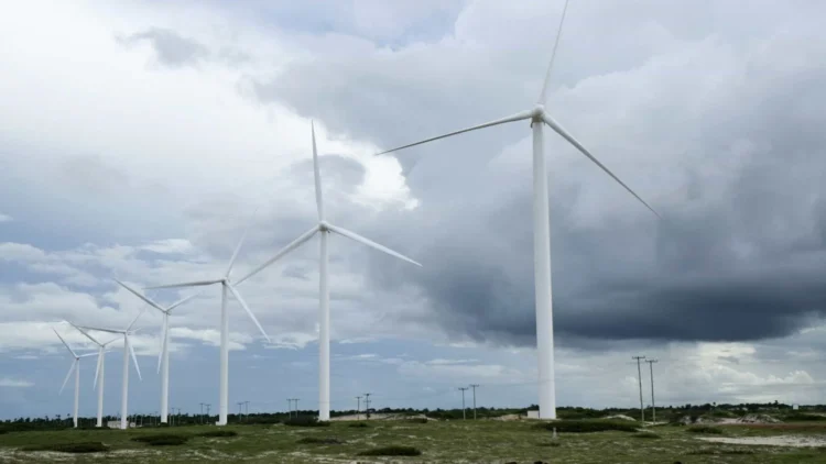 Energia limpa supera 40% da geração global com crescimento recorde em 2024