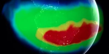 'Buraco no espaço': crescimento de anomalia no campo magnético da Terra preocupa a Nasa