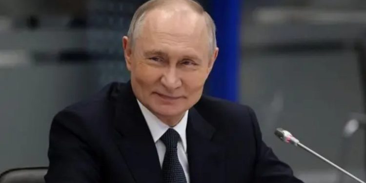 'Rússia está mais aliviada que preocupada com ameaça tarifária de Trump', diz correspondente da BBC em Moscou