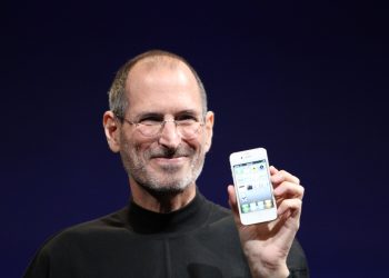 'Tecnologia não é nada. Tenha fé nas pessoas': a lição de Steve Jobs que ainda transforma equipes