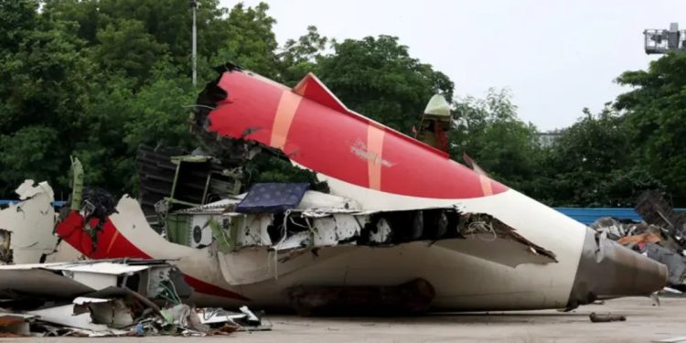 As duras críticas ao relatório preliminar sobre queda de avião da Air India