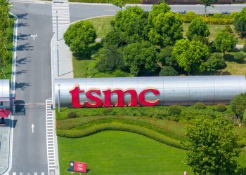 Com alta demanda de IA, valor de mercado da TSMC, que fornece chips para Apple e Nvidia, ultrapassa US$ 1 trilhão