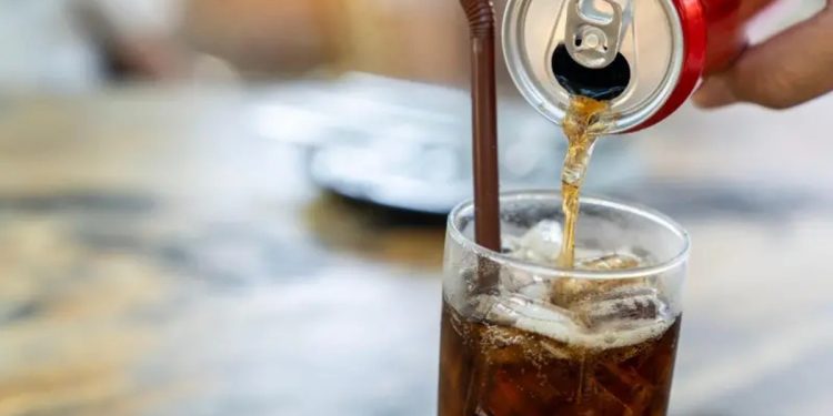 Como Trump quer mudar receita da Coca-Cola nos EUA