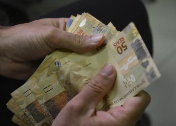 Como a prática de micro investimentos pode ser uma boa estratégia inicial?