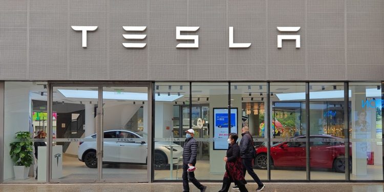 Em meio à queda nas vendas, fonte crítica de lucro da Tesla está prestes a se esgotar