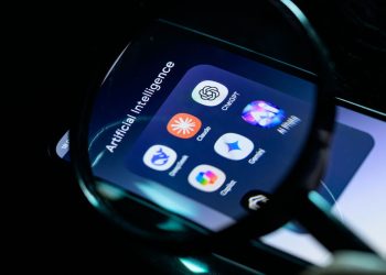 IAs contra a parede: o que os principais chatbots pensam quando questionados sobre seus rivais