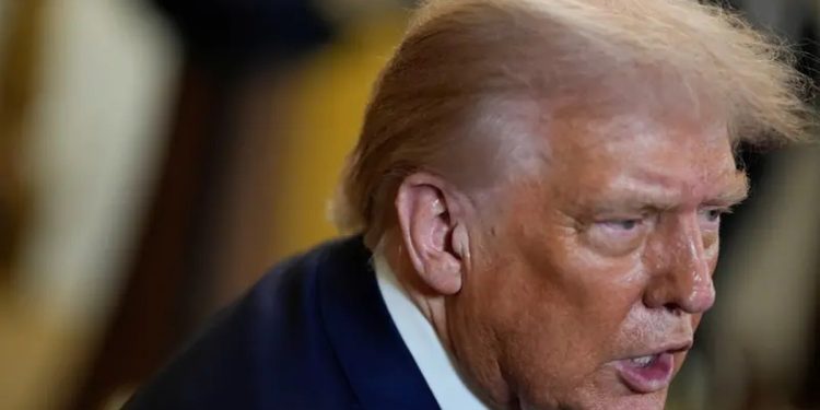 Jornal britânico chama Trump de 'imperador do Brasil'