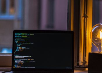 Lovable não é a única: startups de IA desafiam modelo tradicional com equipes mínimas e crescimento acelerado