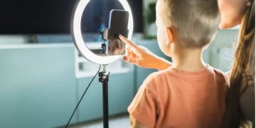 Os pais criticados por 'monetizar' seus filhos nas redes sociais