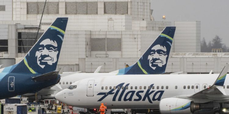 Problema de tecnologia paralisa todos os voos da Alaska Airlines por 3 horas; entenda o caso
