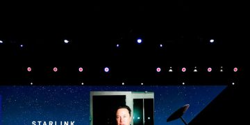 Starlink tem instabilidade global e Elon Musk pede desculpas em rede social