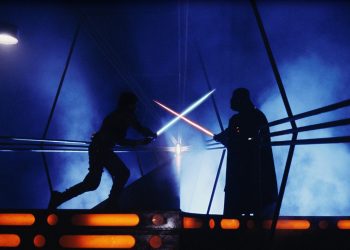 Tem uns milhões sobrando? Sabre de luz de original de Darth Vader, usado em Star Wars, será leiloado