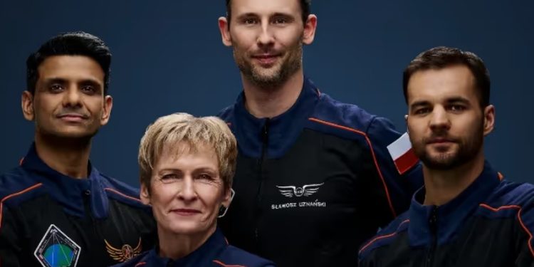 Tudo certo: voo de retorno de missão privada na ISS liderada por ex-astronauta da Nasa pousa no mar da Califórnia