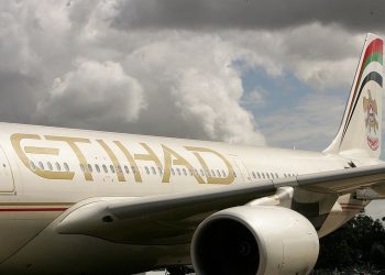 Voo da Etihad Airways em Boeing 787 é forçado a retornar a Abu Dhabi após alerta sobre chave de combustível