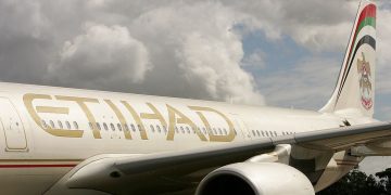 Voo da Etihad Airways em Boeing 787 é forçado a retornar a Abu Dhabi após alerta sobre chave de combustível