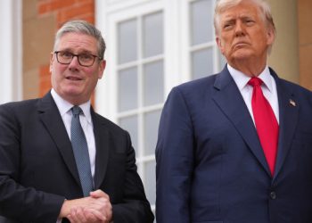 Trump dá '10 a 12 dias' para Putin concordar com o cessar-fogo na Ucrânia