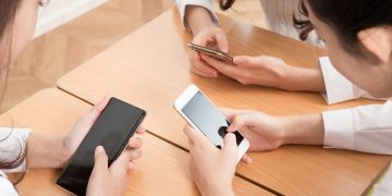 Coreia do Sul proíbe celulares em salas de aula a partir de 2026