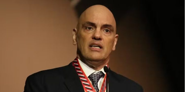 Mastercard nega responsabilidade em bloqueio do cartão de crédito de Alexandre de Moraes