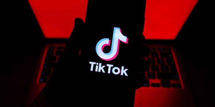 Novidade no TikTok: app libera envio de mensagens de voz e imagens por DMs