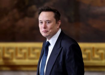 Ações da Tesla sobem 3,6% depois que Elon Musk revela ter comprado US$ 1 bilhão em papéis da empresa