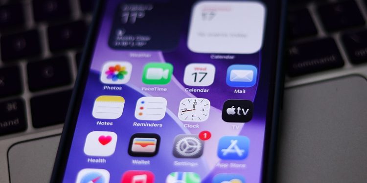 Como minimizar o efeito óptico causado pelo Liquid Glass no iOS 26