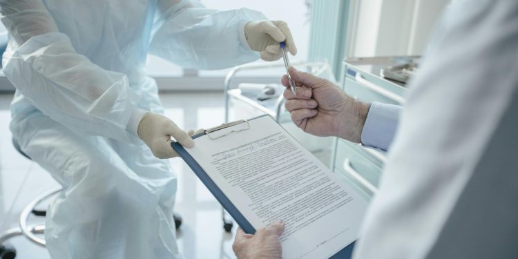 Nova IA analisa pacientes e prevê risco de doenças nos próximos dez anos