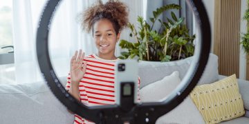 Novas proteções do Instagram não protegem realmente as crianças, alerta ex-funcionário da Meta