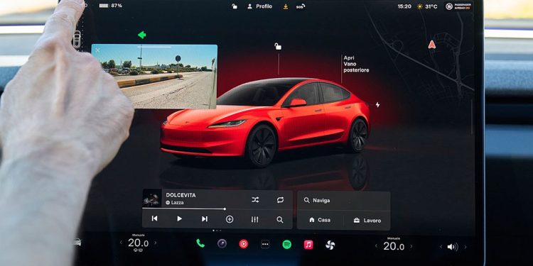 Tesla incentiva motoristas sonolentos a usar sistema 'Full-Self Driving' de forma insegura