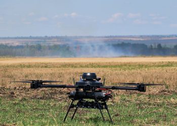 Ucrânia usa enxames de drones com IA contra a Rússia e leva guerra à fronteira das armas autônomas