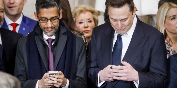 YouTube vai pagar R$ 130 milhões para encerrar processo movido por Donald Trump; dinheiro vai para salão de festas na Casa Branca