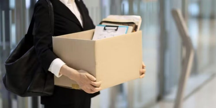 'Geração mais rejeitada da história'? O sofrimento de jovens adultos com competição sem precedentes por trabalho, amor e dinheiro