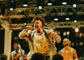 Aos 62, Carlinhos Brown mira autonomia na maturidade: 'Quero estar apto a vestir minhas cuecas'