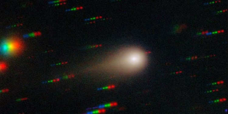 Cometa Atlas surpreende cientistas e muda direção do seu impulso; cauda agora aponta para sentido contrário