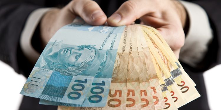Como organizar o fluxo de caixa para evitar surpresas financeiras e manter a estabilidade ao longo do ano?