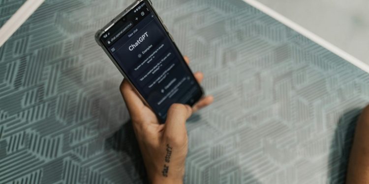 Walmart firma parceria com OpenAI para permitir que clientes façam compras usando o ChatGPT