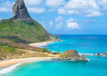 Neoenergia anuncia usina de energia solar para descarbonizar Fernando de Noronha