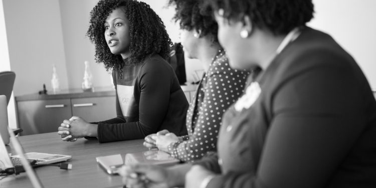 A falha da liderança: com só 4% de conselheiros negros, empresas ignoram 56% da população e potencial de compra de R$ 1,7 tri