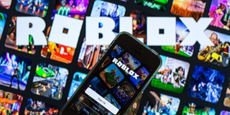 Após denúncias, Roblox adota restrições para impedir conversas entre crianças e adultos desconhecidos