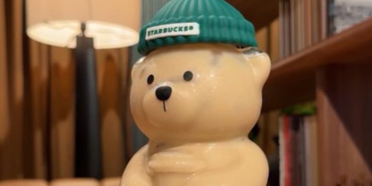 Bearista: copo em formato de ursinho do Starbucks vira febre nos EUA e desaparece das prateiras