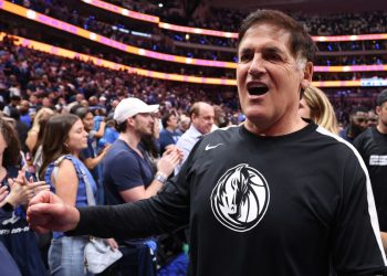 Bilionários estão trocando arte e carros por times esportivos como investimento de luxo, diz JPMorgan