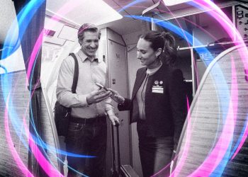 Com hub de inovação, Latam reduz reclamações de clientes e cria canal virtual com intérprete de libras