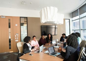 Einstein e Grupo Boticário lançam programa para impulsionar startups de saúde, bem-estar e beleza lideradas por mulheres negras