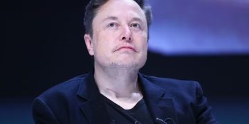 Elon Musk compara futuro do trabalho a jogar videogame, ao prever avanço da IA nos próximos 20 anos