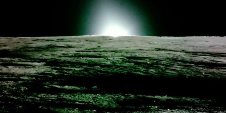 Flashes raros: astrônomo registra impacto de meteoros na Lua em duas noites seguidas