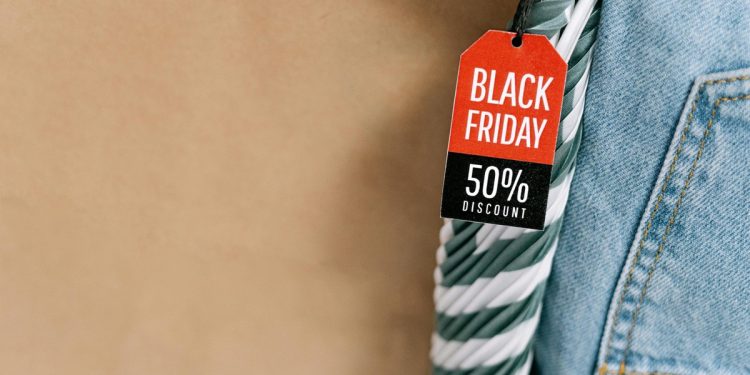 Google: 40% dos brasileiros pretendem gastar mais na Black Friday de 2025 em relação ao ano passado