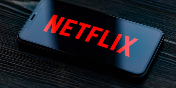 Novo mercado: Netflix se prepara para criar podcasts em vídeo exclusivos