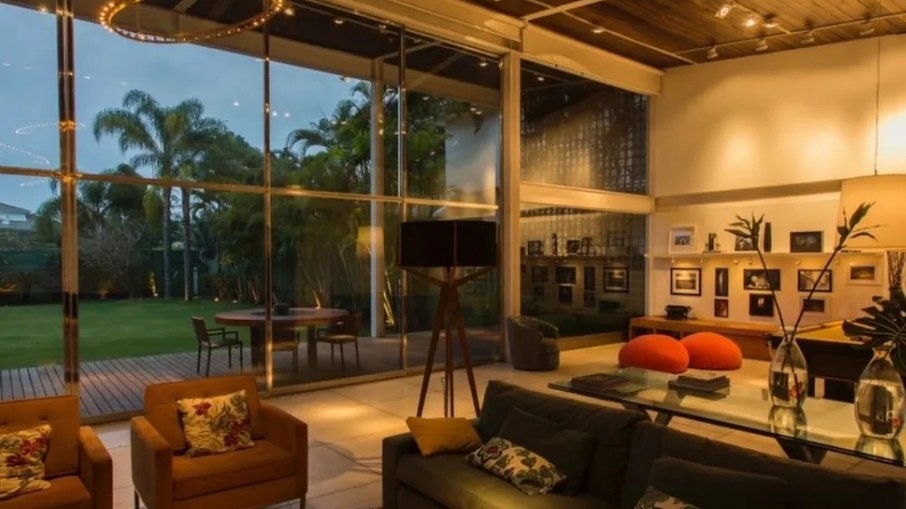 Mansão fica localizada no bairro do Joá, na zona sul do Rio Mansão fica localizada no bairro do Joá, na zona sul do Rio