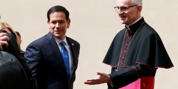 Secretário de Estado dos EUA chega ao Vaticano para encontrar o papa Leão 14